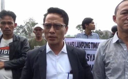 Masyarakat Lampung Timur Geruduk Kantor Bupati, Tuntut Pengunduran Diri dan Audit Dana Daerah