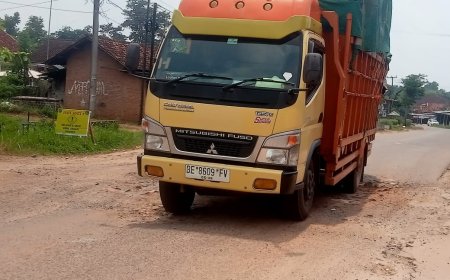 Warga Batanghari Nuban Keluhkan Jalan Rusak Penyebab Kecelakaan