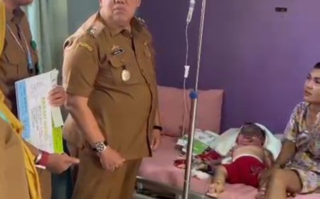 Wakil Bupati Lampung Timur Terenyuh: Jenguk Balita Korban Luka Bakar, Ingatkan Orang Tua Soal Keamanan Anak