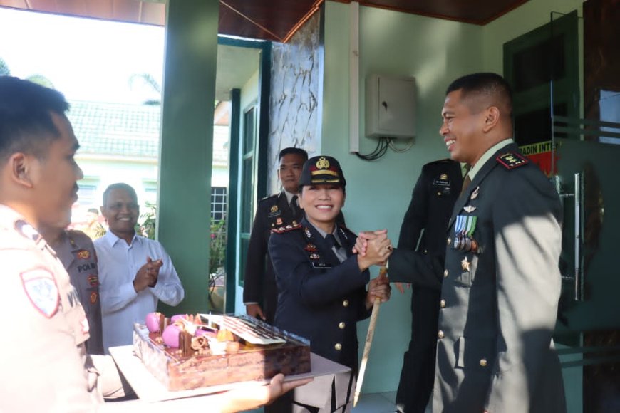 Sinergi Tanpa Batas! Kapolres Lampung Timur Beri Kejutan Spesial untuk HUT ke-80 TNI