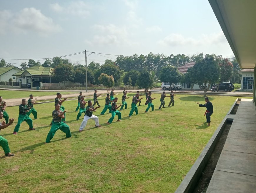 Prajurit Kodim 0429/Lamtim Asah Diri dengan Pencak Silat Militer: Tradisi Bela Diri untuk Jiwa Ksatria dan Ketangguhan