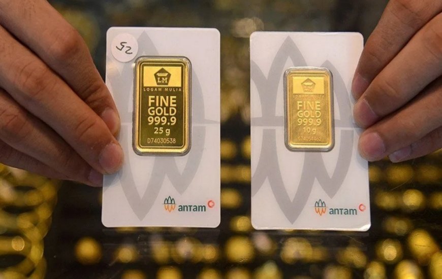 Harga Emas Antam Terjun Bebas Setelah Cetak Rekor, Investor Panik!