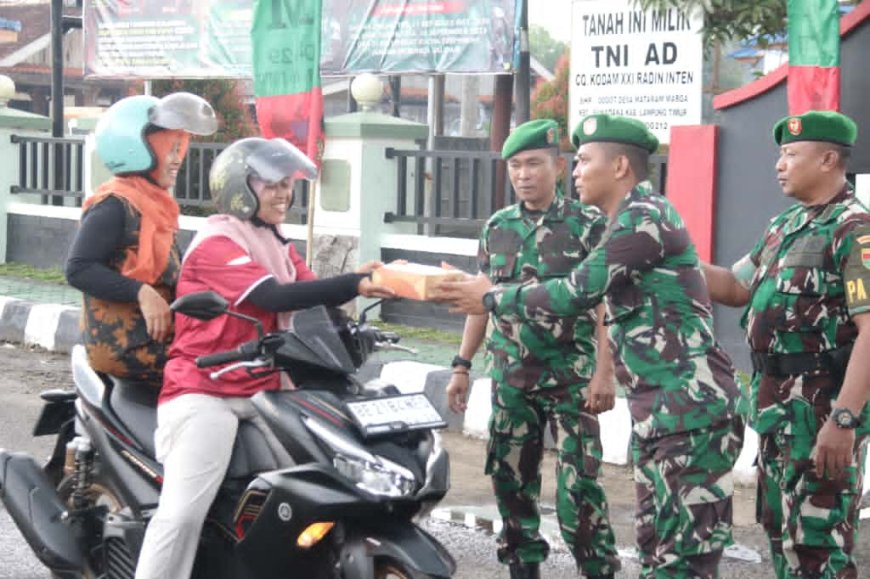 Jumat Berkah Kodim 0429/Lamtim: TNI Berbagi, Masyarakat Tersenyum