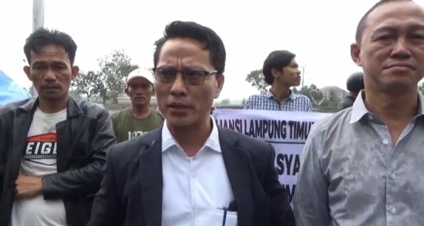 Masyarakat Lampung Timur Geruduk Kantor Bupati, Tuntut Pengunduran Diri dan Audit Dana Daerah