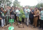 Bupati Ela Pimpin Penanaman Pohon Serentak, Tanam Harapan untuk Masa Depan