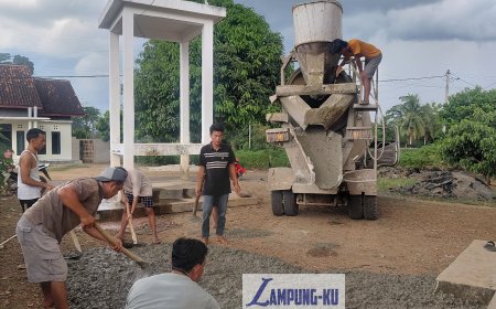 Semangat Gotong Royong Warga Gedung Dalem Cor Halaman Musala Al Furqon, Warga Bersyukur