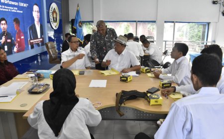 Politikus Senior Lampung Timur Noverisman Subing Raih Gelar Wartawan Madya