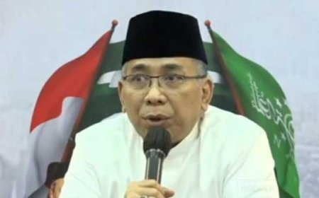 Gus Yahya Tegaskan Tak Akan Mundur, Cendekiawan NU Soroti Etika 'Tawadhu'