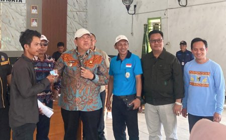Azwar Hadi "Turun Gunung", Pelayanan Dukcapil Jemput Bola Bikin Warga Sadar Sriwijaya Bahagia di HUT ke-72.