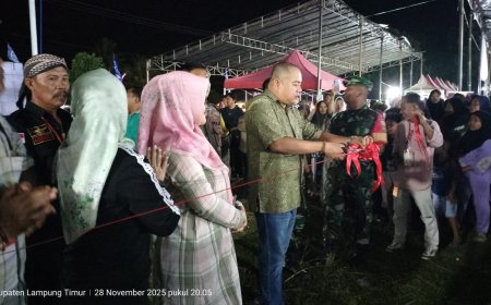Buka Pasar Malam HUT Desa Pasar Sukadana Ke-82, Kades Adel Pastikan Kenyamanan Pengunjung