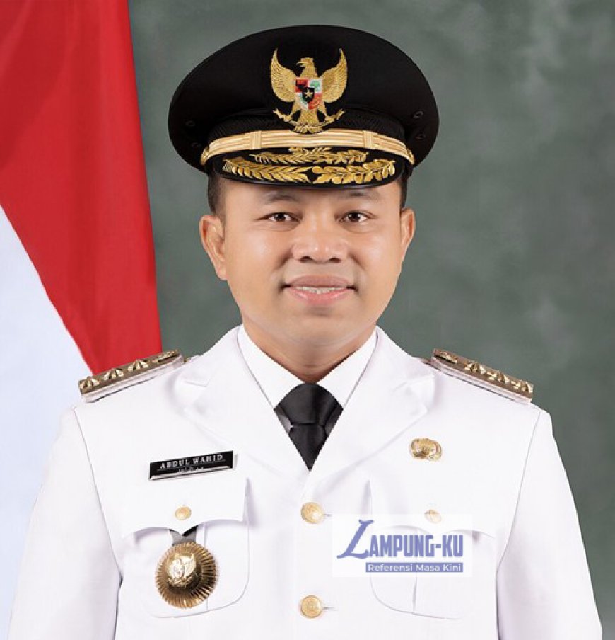 Gubernur Riau, Abdul Wahid, Dibawa ke Gedung KPK Jakarta Hari Ini Usai Terjaring OTT Kemarin.
