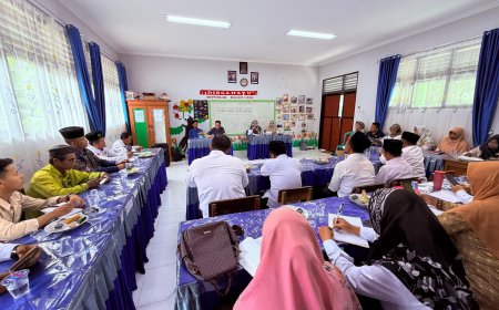 Rapat Tiga Bulanan : KKM 2 Sukadana  Fokus Persiapan Olimpiade Madrasah Indonesia