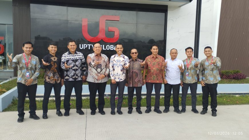 Azwar Hadi Kunjungi PT Upty Global Network : Bahas Rencana Pembangunan STM Otomotif di Lampung Timur