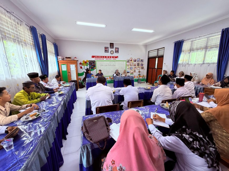 Rapat Tiga Bulanan : KKM 2 Sukadana  Fokus Persiapan Olimpiade Madrasah Indonesia
