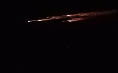 Langit Lampung Timur Gempar, Benda Mirip Rudal Berapi Melintas di Atas Kecamatan Pekalongan