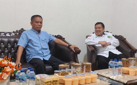 Perkuat Sinergi, Ketua PWI Lampung Timur Silaturahmi ke Kantor Kemenag