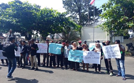 Petani Metro Selatan Kepung DPRD Tuntut Solusi Gagal Panen Akibat Banjir