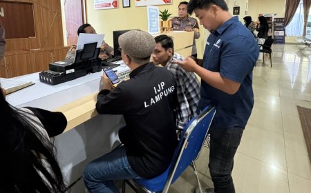 Puluhan Jurnalis Kepung Polresta Bandar Lampung, Laporkan Pejabat Pemprov Diduga Ancam Wartawan