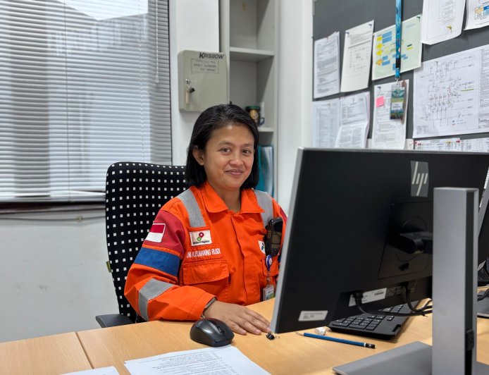 Perempuan Garda Depan Energi Nasional: Tangguh Menjaga Hulu Migas dari Laut hingga Darat