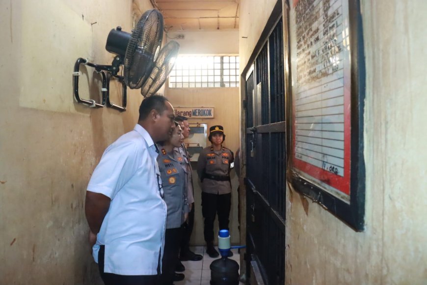 Dir Tahti Polda Lampung Cek Rutan Polres Lampung Timur, Pastikan Pengelolaan Tahanan dan Barang Bukti Sesuai SOP