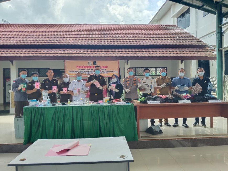 Kejari Lampung Timur Musnahkan Barang Bukti 44 Perkara, Didominasi Kasus Narkotika