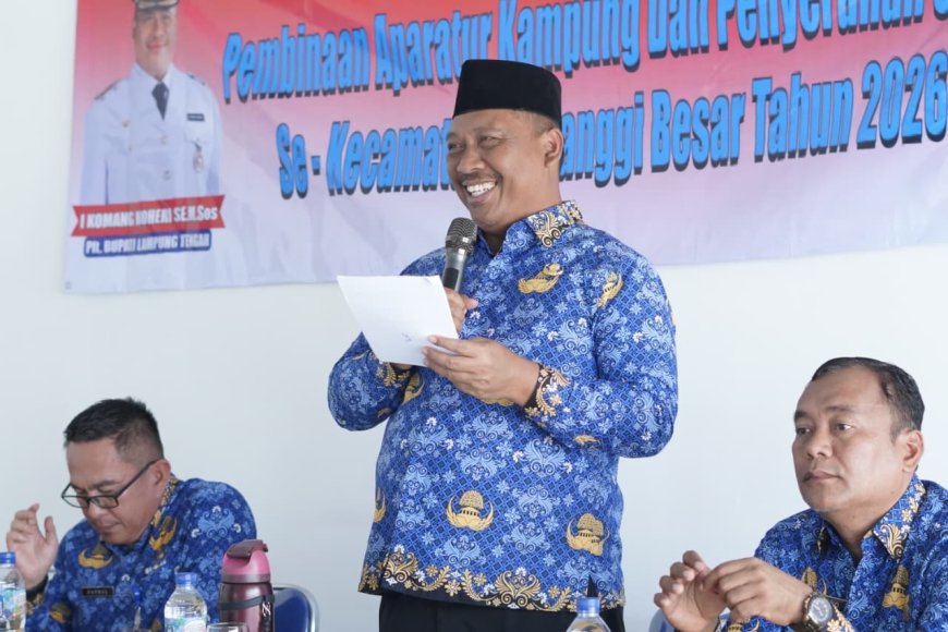 Plt. Bupati Lampung Tengah Serahkan Siltap dan Tegaskan Integritas Aparatur Kampung