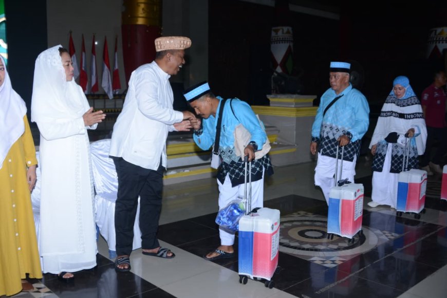 Plt. Bupati Lampung Tengah Lepas 155 Jemaah Calon Haji Kloter 09 ke Tanah Suci