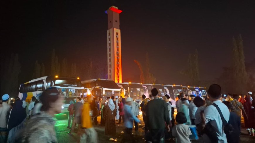 284 Calon Jemaah Haji Lampung Timur Resmi Diberangkatkan, Suasana Haru Selimuti Pelepasan di Sukadana