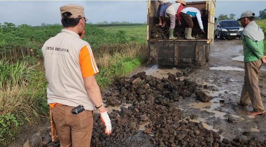 Jalan Poros Rusak Parah, Warga Negara Nabung Desak Pemkab Lampung Timur Segera Bertindak