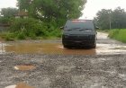 Jalan Provinsi Penghubung Lampung Timur–Lampung Tengah Rusak Parah, Warga Khawatir Makan Korban Jiwa