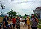 Polsek Seputih Banyak Gerak Cepat, Gotong Royong Perbaiki Jalan Rusak di Suko Binangun
