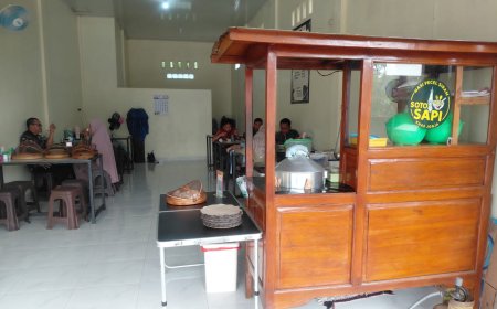Soto dan Pecel Siram Khas Jogja di Kotabumi, Jadi Tempat Favorit Sarapan Warga