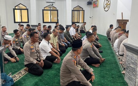 Polres Lampung Timur Gelar Salat Gaib untuk Bripka Anumerta Arya Supena yang Gugur saat Gagalkan Curanmor