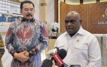 Pigai Tegaskan Presiden Tak Pernah Perintahkan TNI-Polri Isi Jabatan Sipil