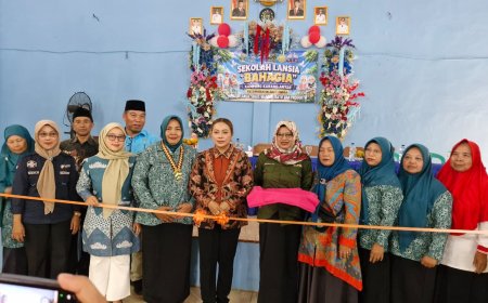 Sekolah Lansia Bahagia di Lampung Tengah Resmi Dibuka, Ni Ketut: “Lansia Harus Tetap Sehat dan Produktif”