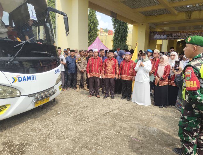 232 Jemaah Calon Haji Lampung Timur Kloter 14 Resmi Diberangkatkan, Ini Pesan Bupati Ela