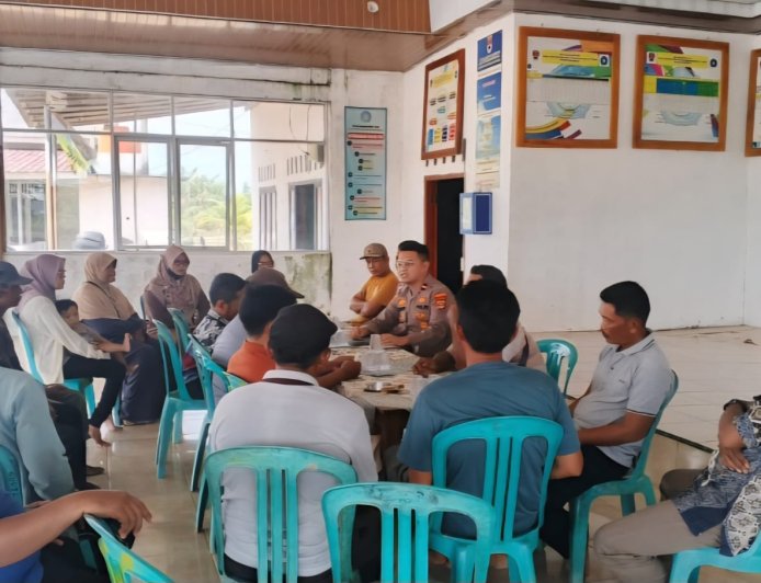 Kapolsek Mesuji Timur Gerak Cepat Redam Ketegangan Pasca Pembakaran Ponpes Nurul Jadid