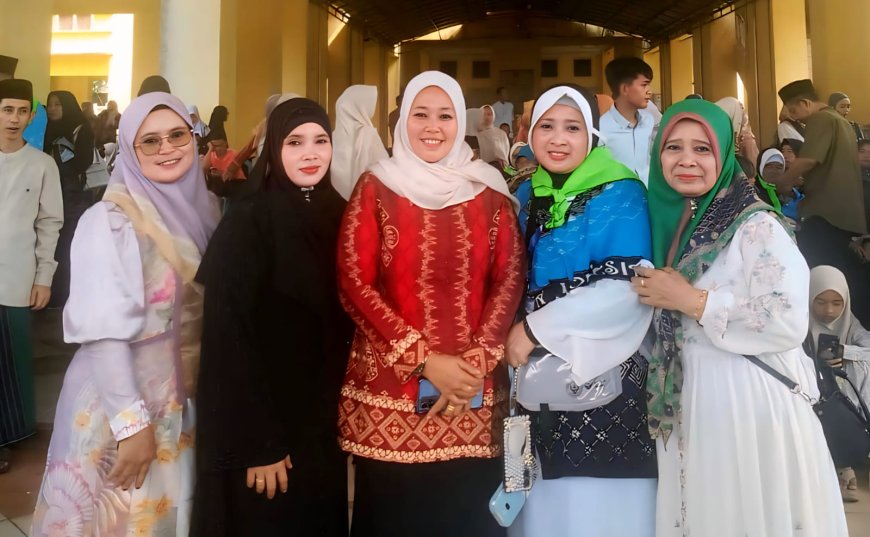 Rida Rotul Aliyah Melepas  39 Calon Haji Lampung Timur Kloter 15 JKG  Haru Iringi Keberangkatan