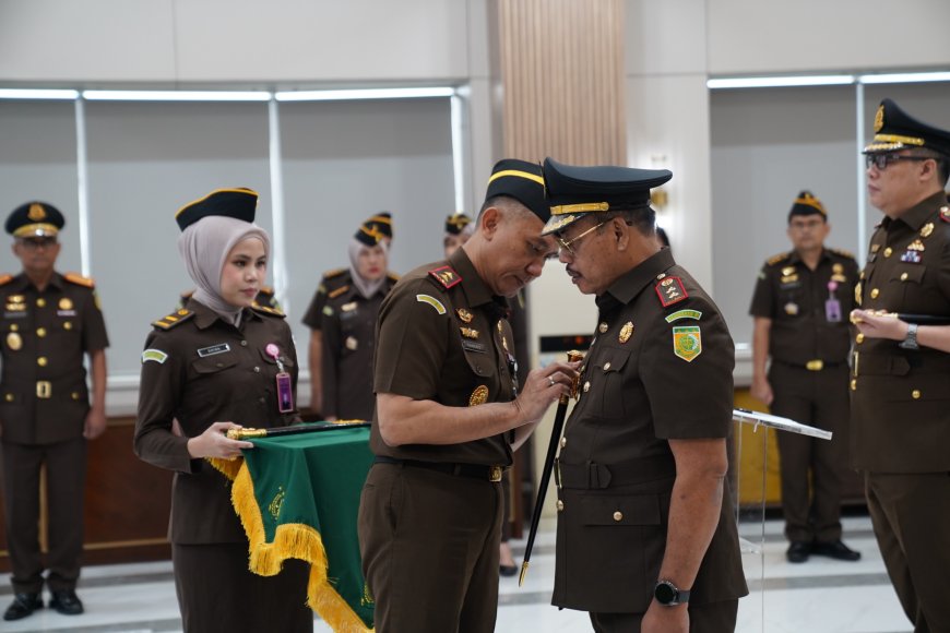Kajati Lampung Lantik Wakajati dan Kajari Lampung Timur, Tegaskan Penegakan Hukum Berkeadilan dan Humanis