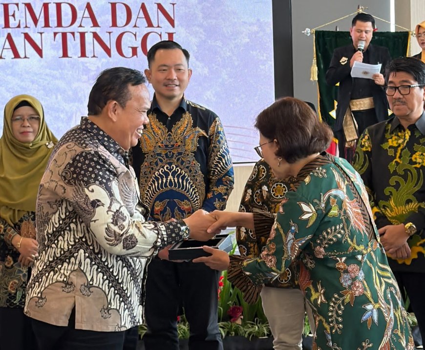 Azwar Hadi Hadiri Pelantikan KAGAMA Lampung, Tandatangani Kerja Sama Strategis dengan UGM