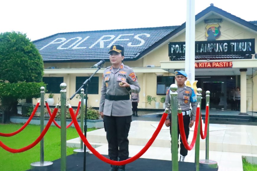 Diguyur Gerimis, Kapolres Lampung Timur Pimpin Upacara Harkitnas ke-118 dengan Penuh Khidmat