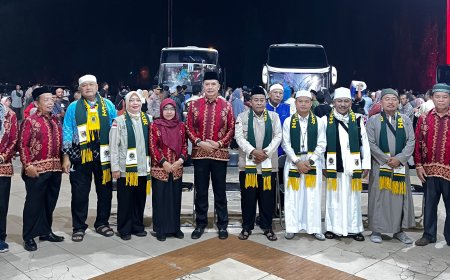 163 Jamaah Haji Lampung Timur Tiba dengan Selamat, Pemkab Sambut Haru di Islamic Center Sukadana