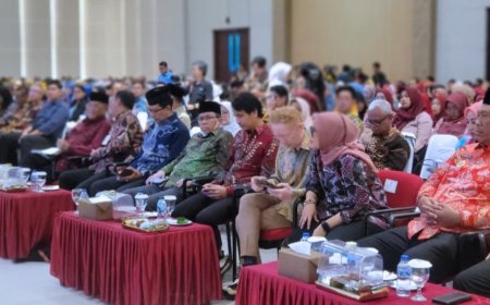 Bupati Lampung Timur Raih Education Award 2026 atas Inovasi Pendidikan Berkelanjutan