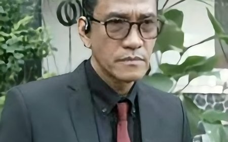 Roy Suryo dan dr Tifa Dijemput Paksa, Tim Hukum Protes Dugaan “Pamer Tahanan” oleh Aparat