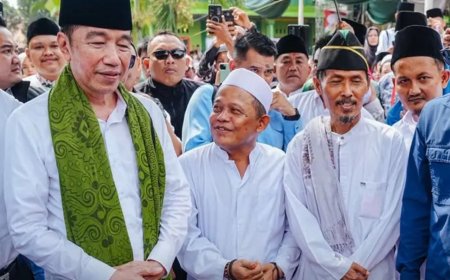 Jokowi Silaturahmi ke Ponpes Nurul Qodiri, Tegaskan Tetap Sederhana dan Dekat dengan Rakyat