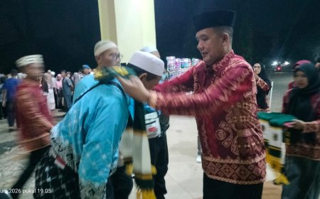 Sekda Rustam Effendi Sambut Kepulangan Jemaah Haji Rombongan Terakhir Lampung Timur