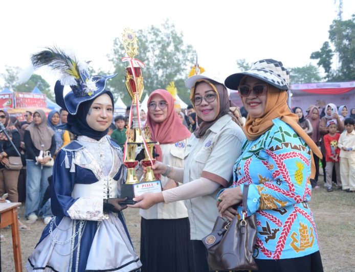 Semarak HUT ke-80 Lampung Tengah, Parade Drumband Pelajar Tampilkan Kreativitas dan Kekompakan
