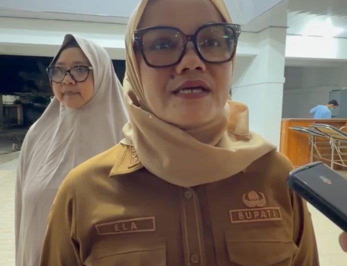 Bupati Ela Tinjau Bayi Dibuang, Pastikan Kondisi Sehat dan Aman