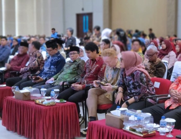 Bupati Lampung Timur Raih Education Award 2026 atas Inovasi Pendidikan Berkelanjutan