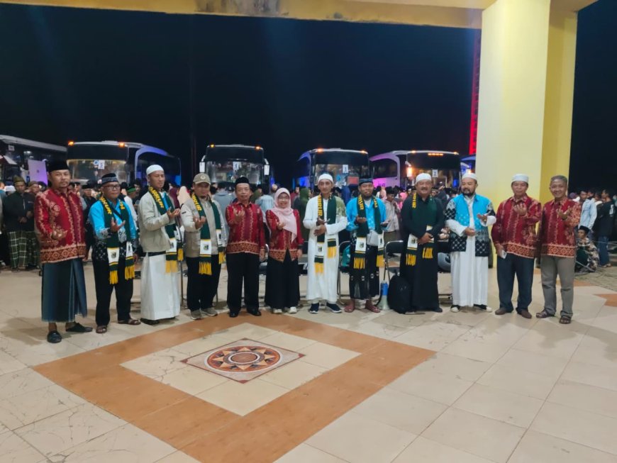 Tangis Haru Sambut 229 Jamaah Haji Lampung Timur Pulang, Satu Jamaah Masih Dirawat di Jeddah